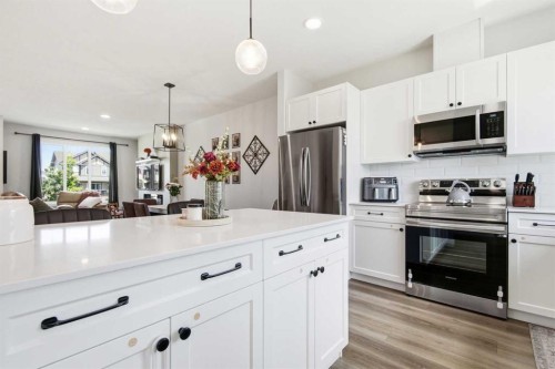 23 Sienna Boulevard, Fort Saskatchewan, AB - Indoor Photo Showing Kitchen With Stainless Steel Kitchen With Upgraded Kitchen