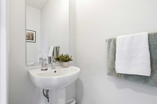23 Sienna Boulevard, Fort Saskatchewan, AB - Indoor Photo Showing Bathroom