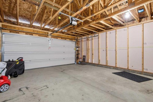 23 Sienna Boulevard, Fort Saskatchewan, AB - Indoor Photo Showing Garage