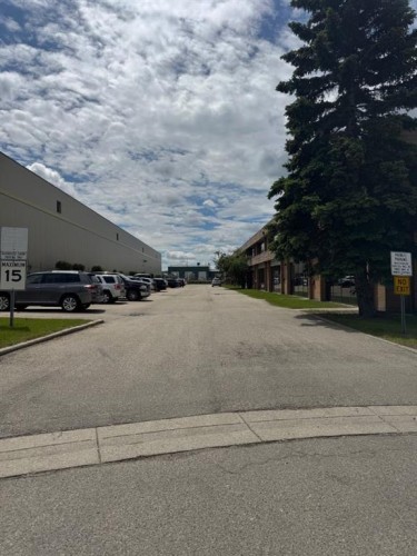 9-4045 74 Avenue Se, Calgary, AB 