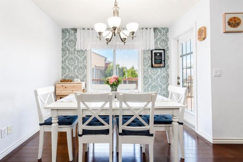 821 Auburn Bay Boulevard Se, Calgary, AB - Indoor Photo Showing Dining Room