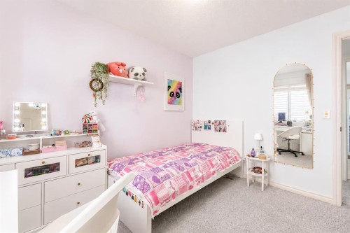 821 Auburn Bay Boulevard Se, Calgary, AB - Indoor Photo Showing Bedroom