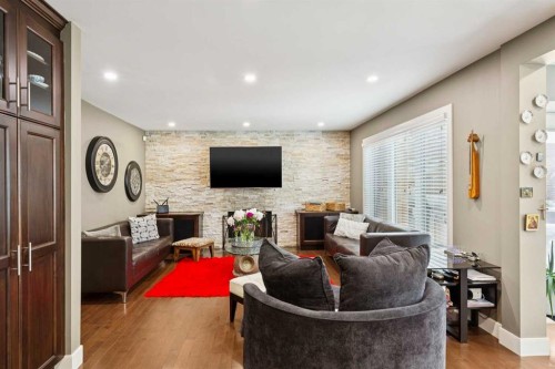 41 Sidon Crescent Sw, Calgary, AB 