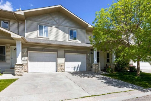 155 Citadel Meadow Gardens Nw, Calgary, AB - Outdoor With Facade