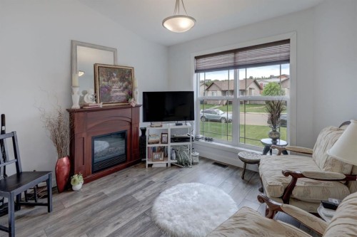 83 Valarosa Drive, Didsbury, AB 