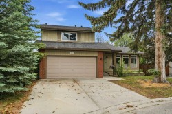 527 Deer Side Place SE Calgary, AB T2J 6A1