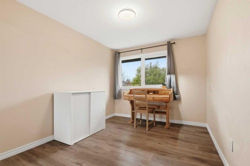 527 Deer Side Place Se, Calgary, AB 