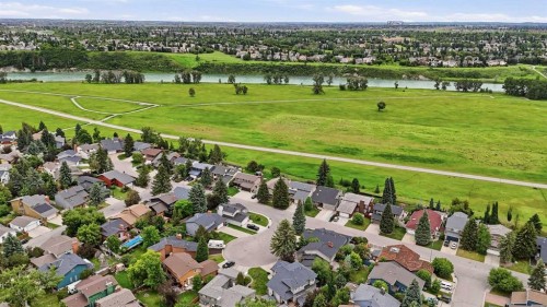 527 Deer Side Place Se, Calgary, AB 