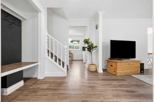 527 Deer Side Place Se, Calgary, AB 