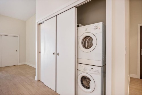 1130 3 Street Se, Calgary, AB - Indoor Photo Showing Laundry Room