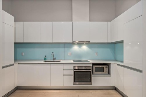 1130 3 Street Se, Calgary, AB - Indoor Photo Showing Kitchen