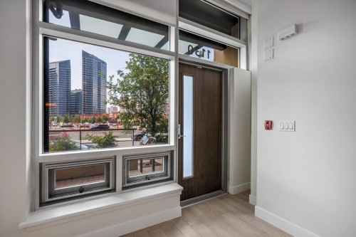 1130 3 Street Se, Calgary, AB - Indoor Photo Showing Other Room
