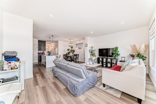 132 Setonstone Gardens Se, Calgary, AB 