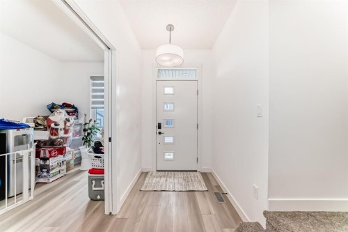 132 Setonstone Gardens Se, Calgary, AB 
