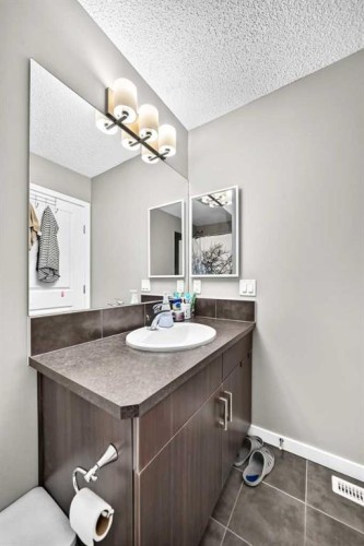 4016 New Brighton Grove Se, Calgary, AB 