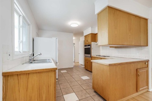 132 Haysboro Crescent Sw, Calgary, AB 