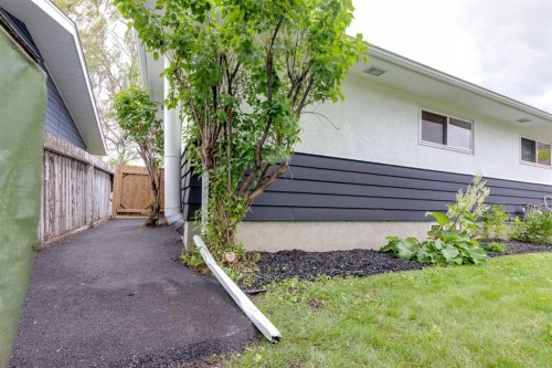 132 Haysboro Crescent Sw, Calgary, AB 