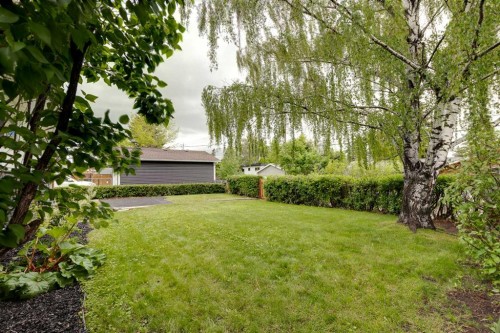 132 Haysboro Crescent Sw, Calgary, AB 