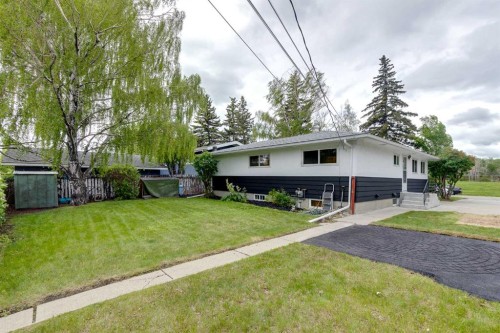 132 Haysboro Crescent Sw, Calgary, AB 