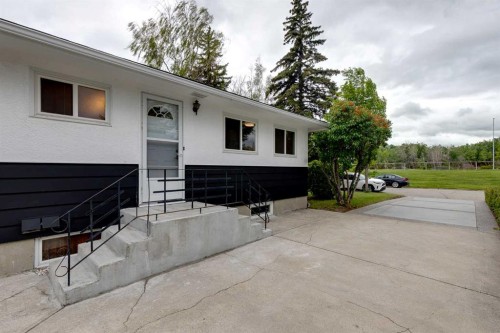 132 Haysboro Crescent Sw, Calgary, AB 