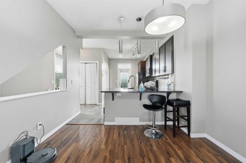 28 New Brighton Point Se, Calgary, AB - Indoor Photo Showing Kitchen