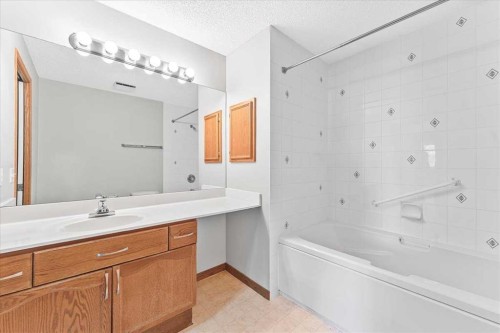 302-200 Lincoln Way Sw, Calgary, AB 