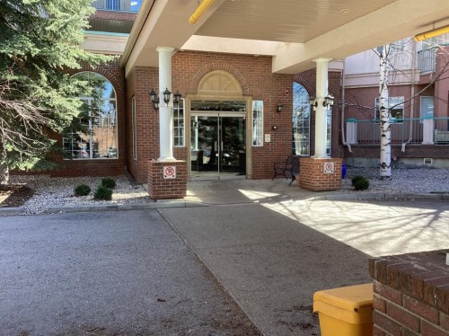 302-200 Lincoln Way Sw, Calgary, AB 