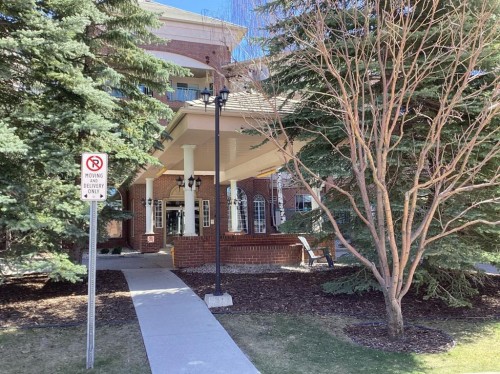 302-200 Lincoln Way Sw, Calgary, AB 