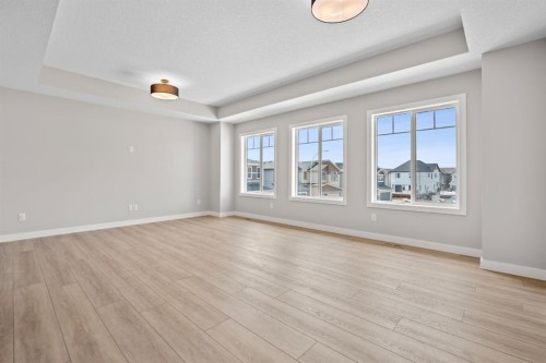 129 Walgrove Bay Se, Calgary, AB - Indoor Photo Showing Other Room