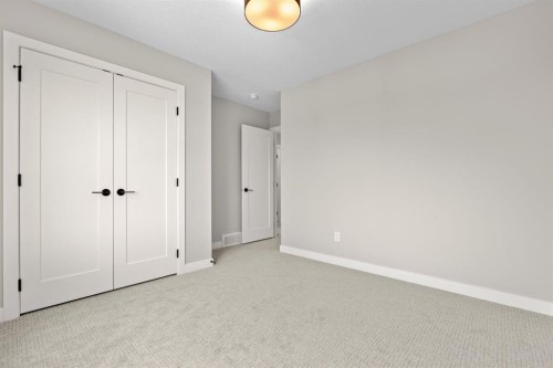 129 Walgrove Bay Se, Calgary, AB - Indoor Photo Showing Other Room
