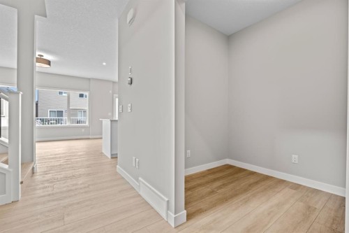 129 Walgrove Bay Se, Calgary, AB - Indoor Photo Showing Other Room