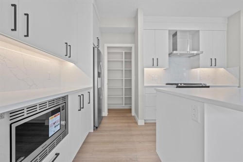 129 Walgrove Bay Se, Calgary, AB - Indoor Photo Showing Kitchen