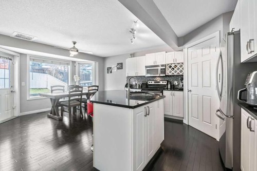 113 Harvest Oak Rise Ne, Calgary, AB 