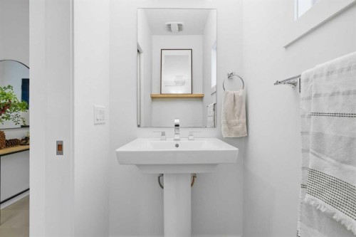 234 Mahogany Passage Se, Calgary, AB - Indoor Photo Showing Bathroom