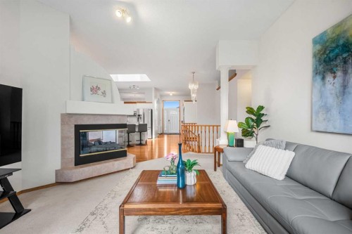 125 Woodpark Close Sw, Calgary, AB 