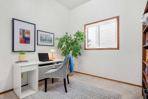 125 Woodpark Close Sw, Calgary, AB 