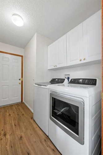 125 Woodpark Close Sw, Calgary, AB 
