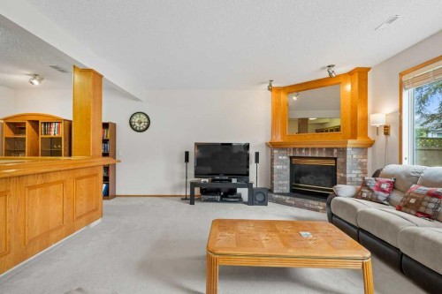 125 Woodpark Close Sw, Calgary, AB 