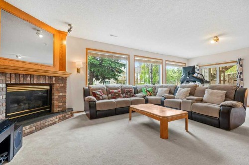 125 Woodpark Close Sw, Calgary, AB 
