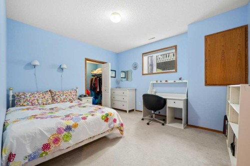 125 Woodpark Close Sw, Calgary, AB 