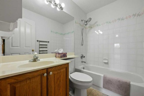 125 Woodpark Close Sw, Calgary, AB 