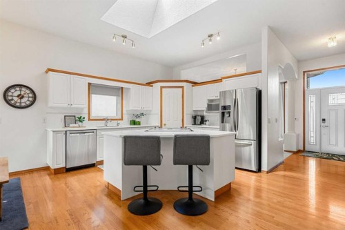 125 Woodpark Close Sw, Calgary, AB 