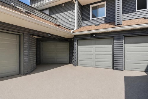 134-48 Glamis Green Sw, Calgary, AB 