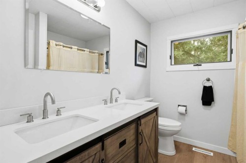 402 Boake Avenue, Cremona, AB 