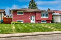 7311 35 Avenue NW Calgary, AB T3B 1T2