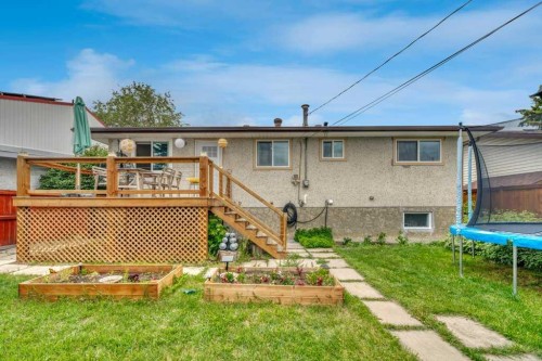 7311 35 Avenue Nw, Calgary, AB 