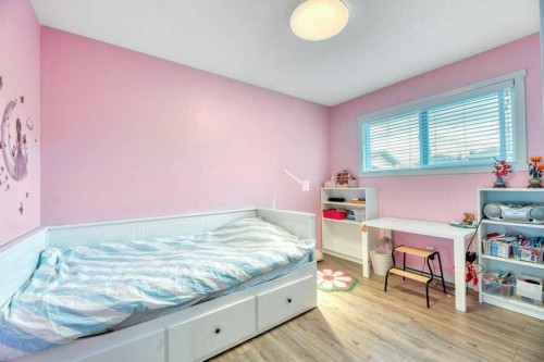 7311 35 Avenue Nw, Calgary, AB 