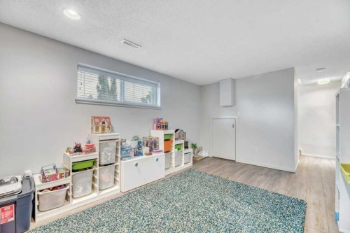 7311 35 Avenue Nw, Calgary, AB 