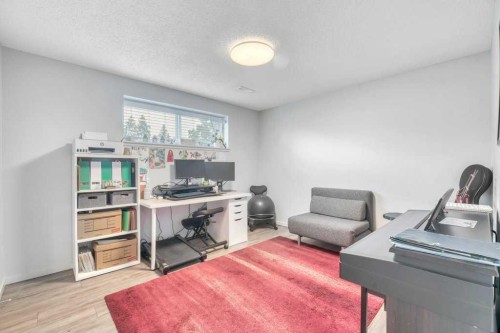 7311 35 Avenue Nw, Calgary, AB 