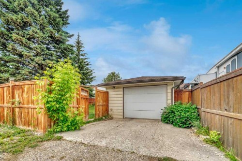 7311 35 Avenue Nw, Calgary, AB 